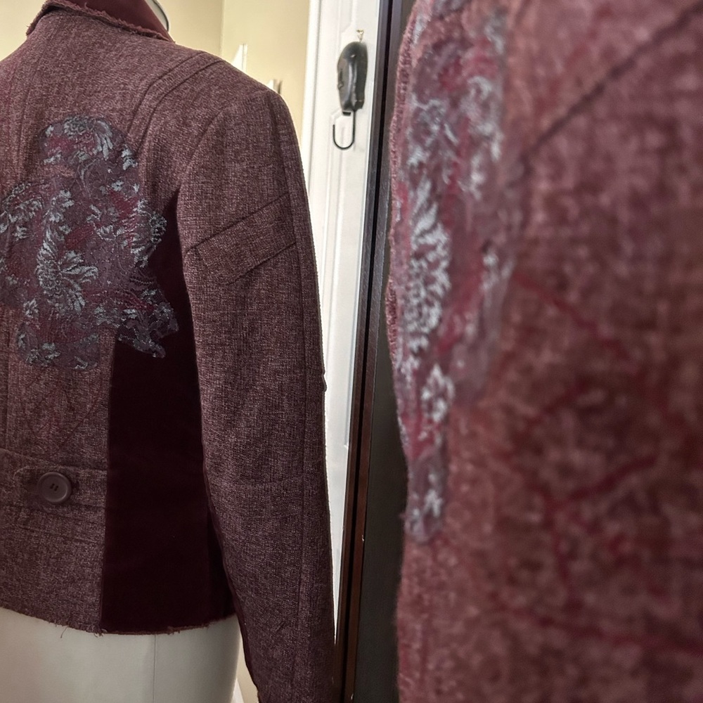 Blazer - Picture 3 of 7